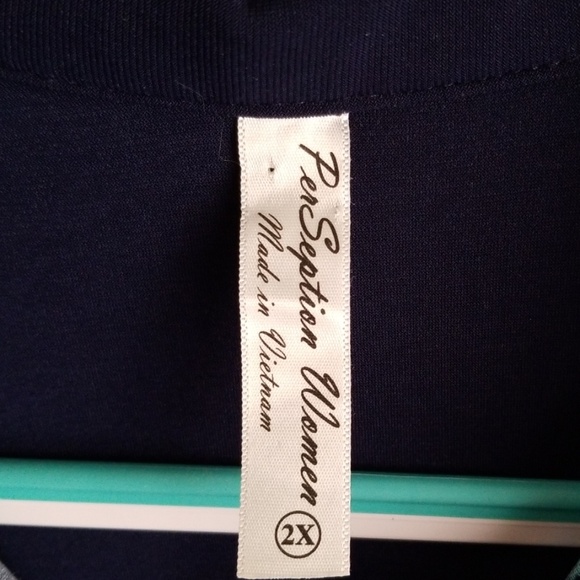 Per Seption womens sleeveless button up. - Picture 2 of 3